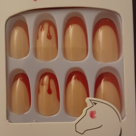 Halloween Press on Nails - Picture 1 of 2